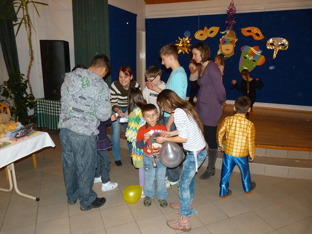 Játék