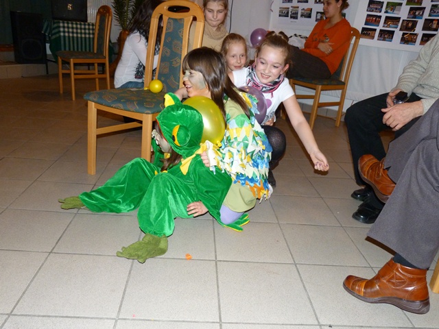 Játék